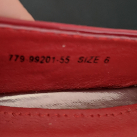 Chelsea G Red High Heels 5" With Platform Size 6 - Picture 3 of 3